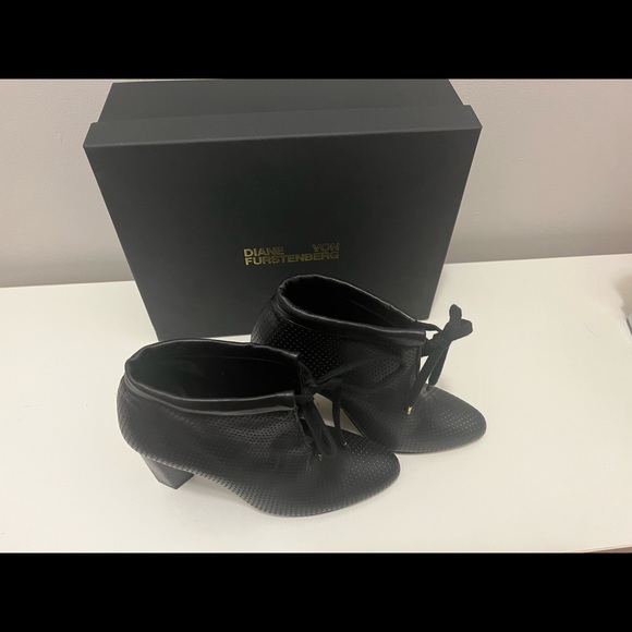 Diane Von Furstenberg Black Leather Booties - Picture 5 of 7